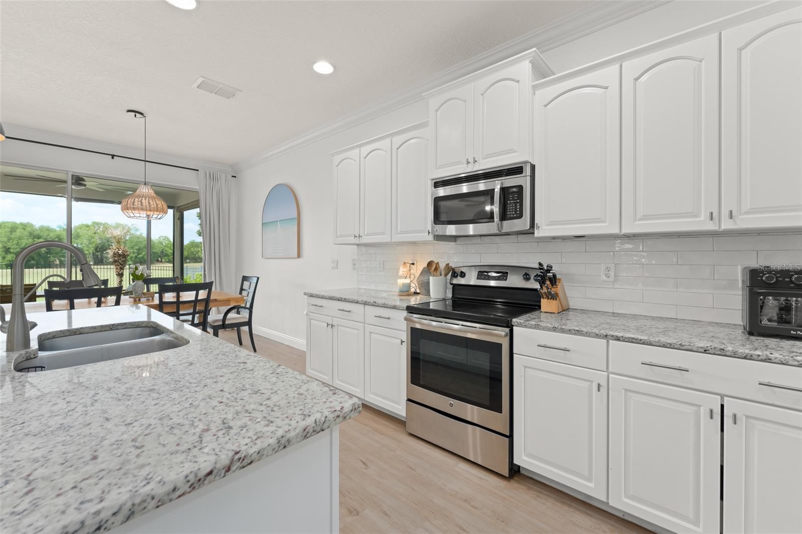 Image 8 of 56 For 635 Neptune Drive