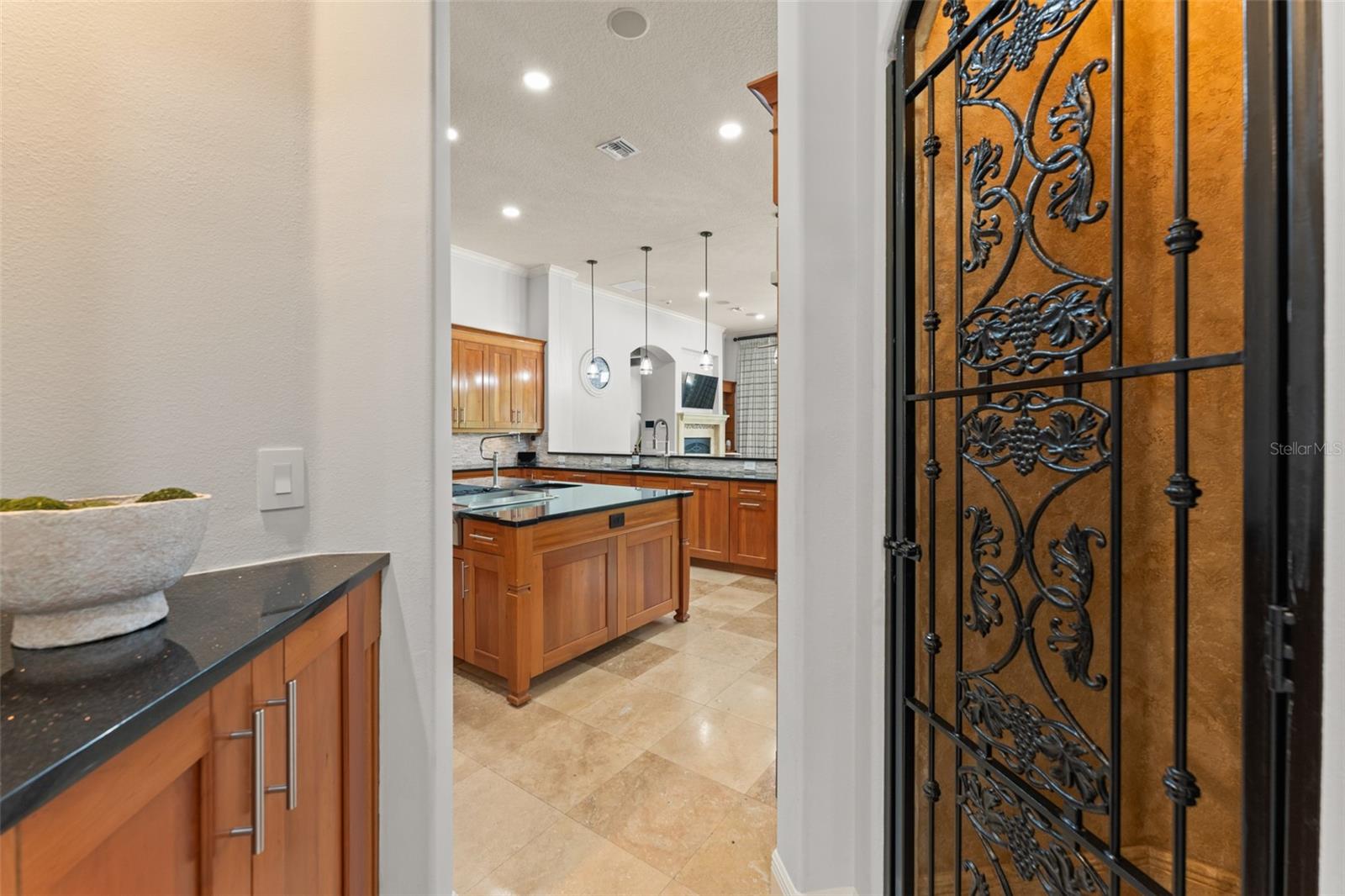 Image 19 of 100 For 9713 Endicott Court