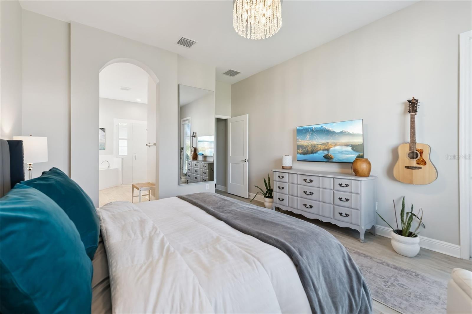 Image 17 of 30 For 7256 Heather Sound Loop