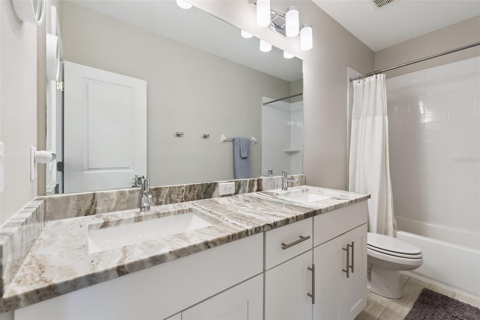 Image 24 of 30 For 7256 Heather Sound Loop