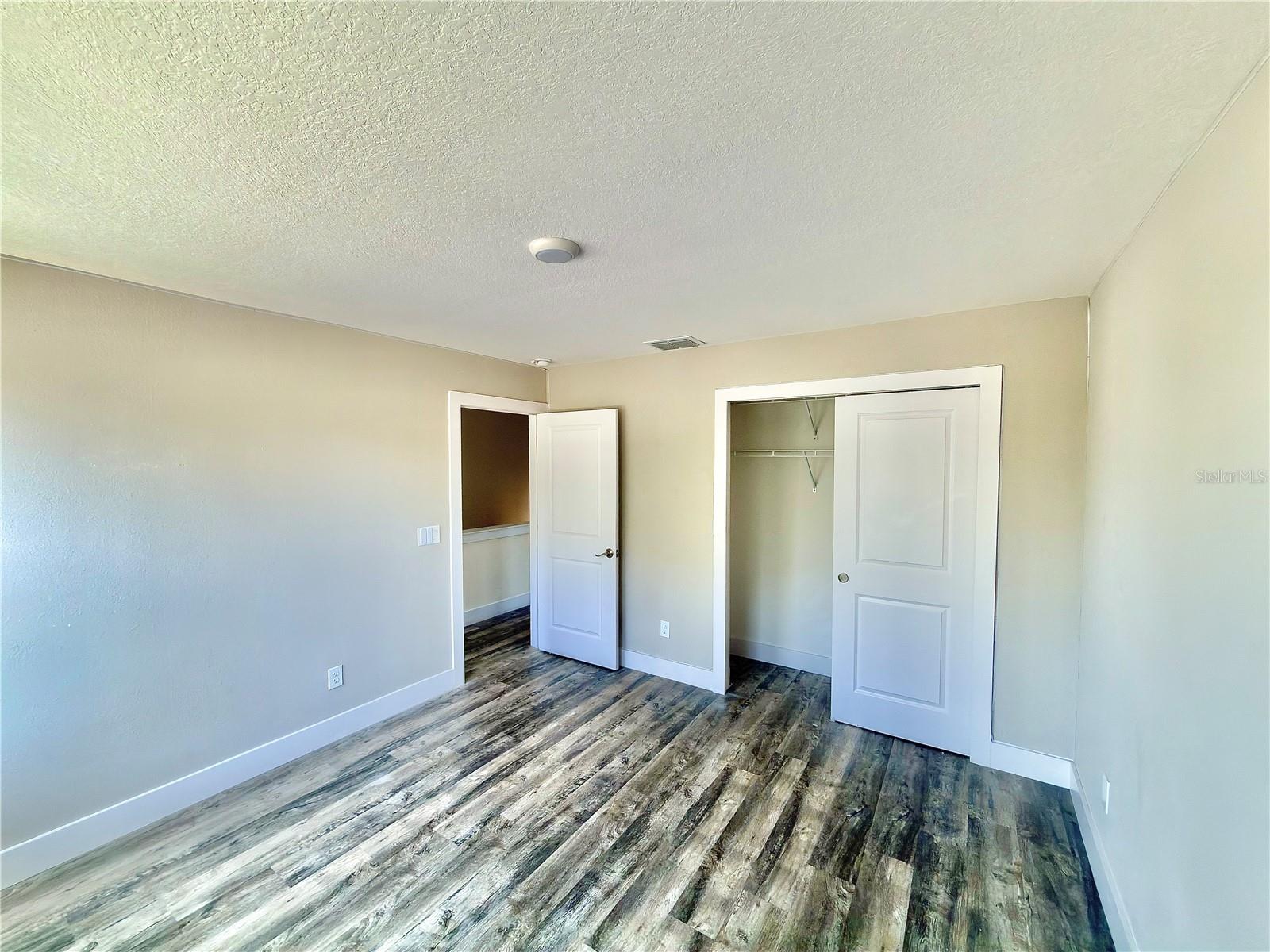 Image 11 of 26 For 909 Randall Street