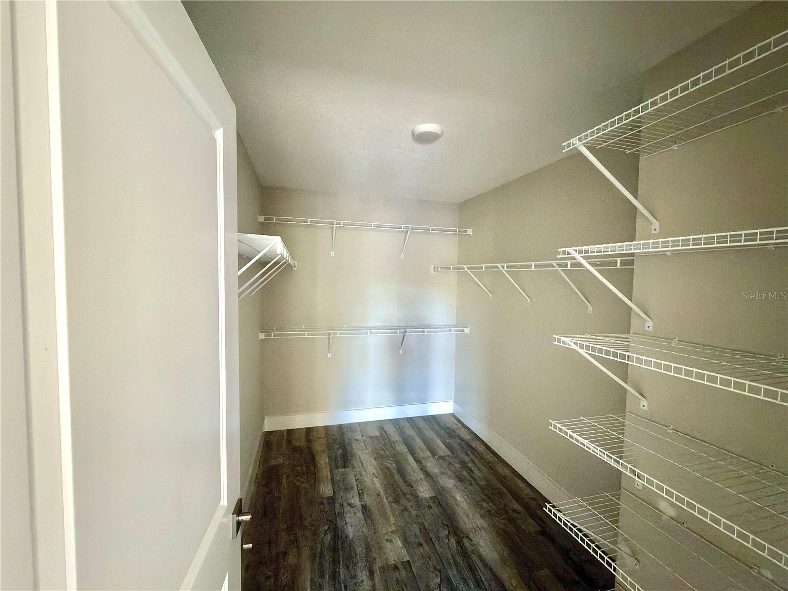 Image 16 of 26 For 909 Randall Street