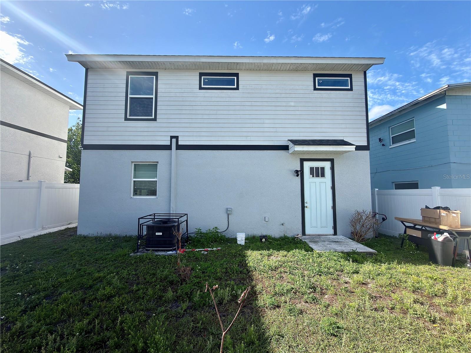 Image 26 of 26 For 909 Randall Street