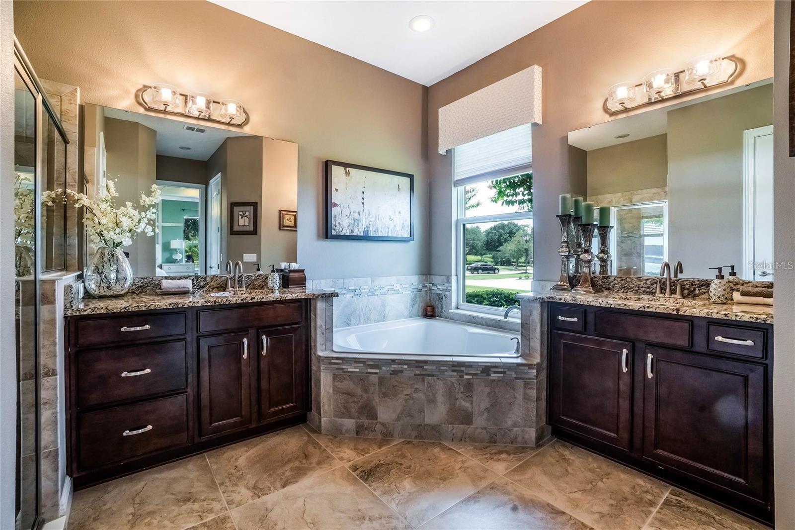 Image 17 of 50 For 32049 Red Tail Boulevard