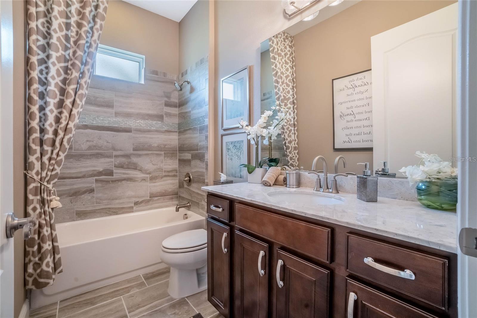 Image 21 of 50 For 32049 Red Tail Boulevard