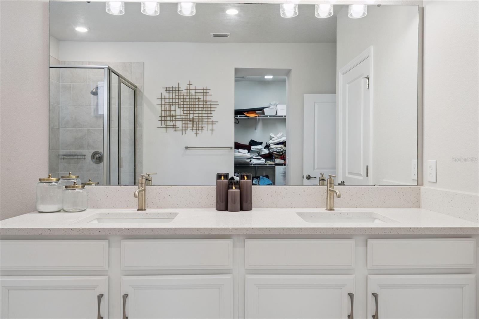 Image 28 of 60 For 936 Kylee Aly