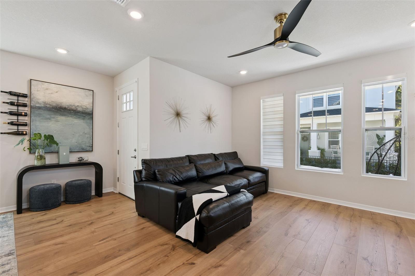 Image 4 of 60 For 936 Kylee Aly