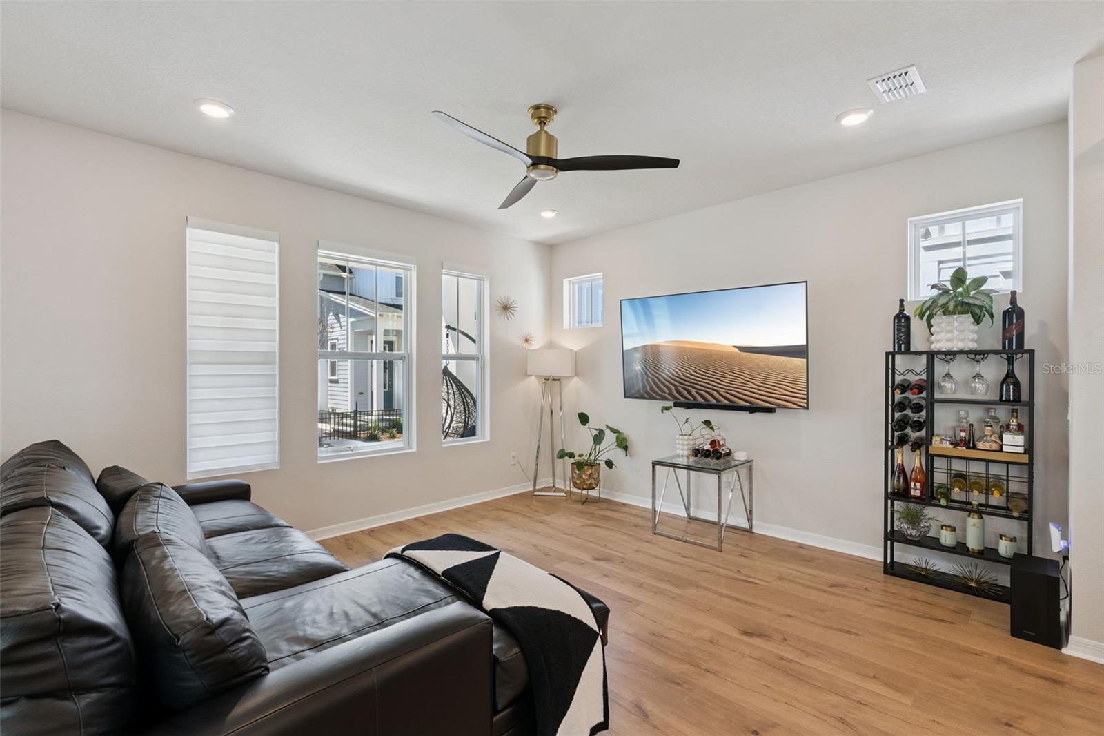 Image 5 of 60 For 936 Kylee Aly