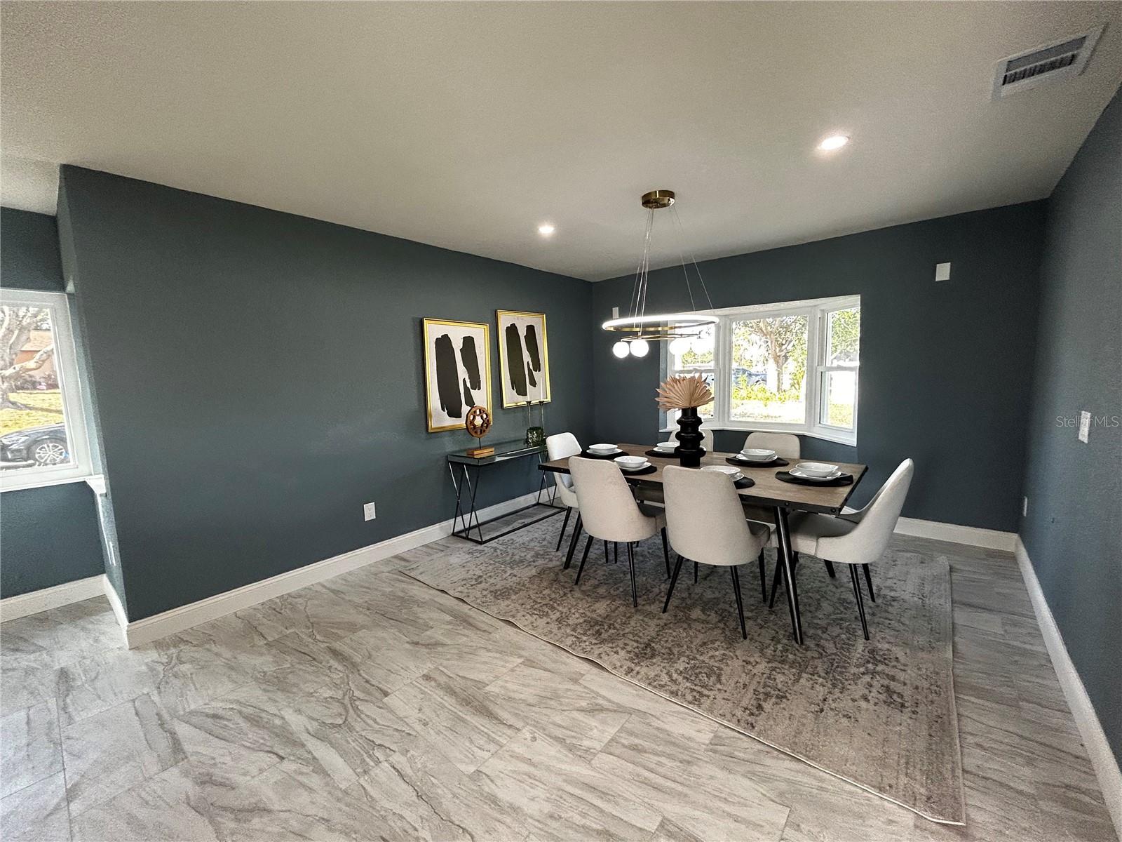 Image 13 of 39 For 6370 Conniewood Square