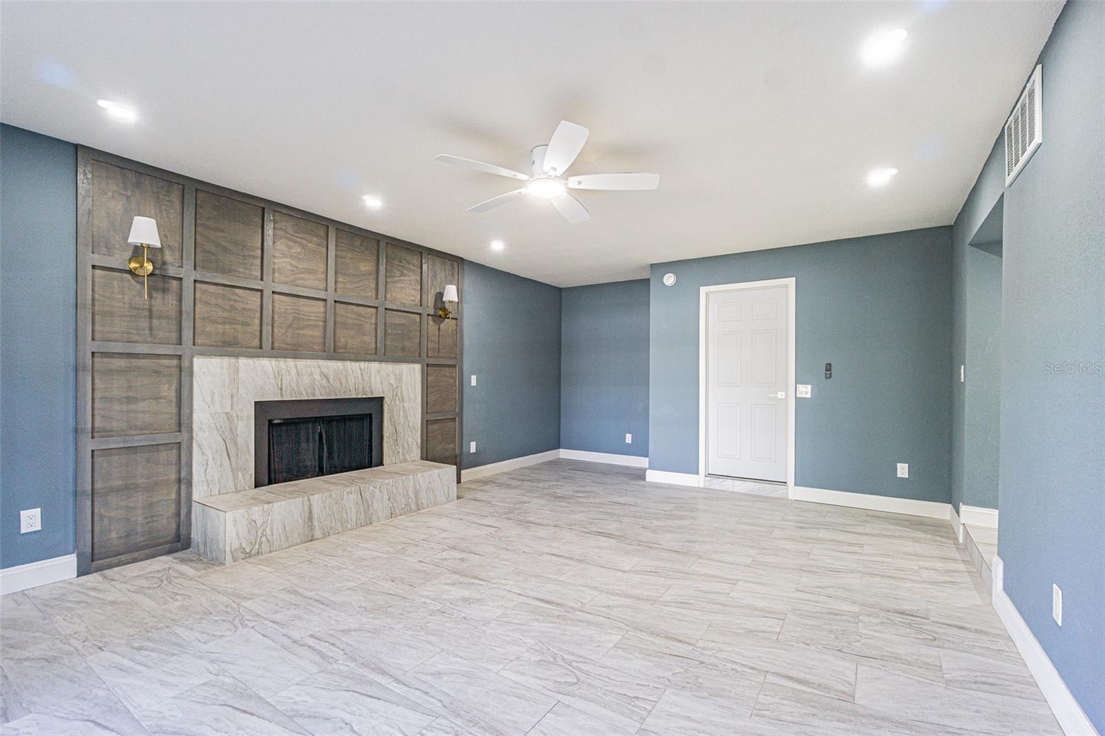 Image 19 of 39 For 6370 Conniewood Square