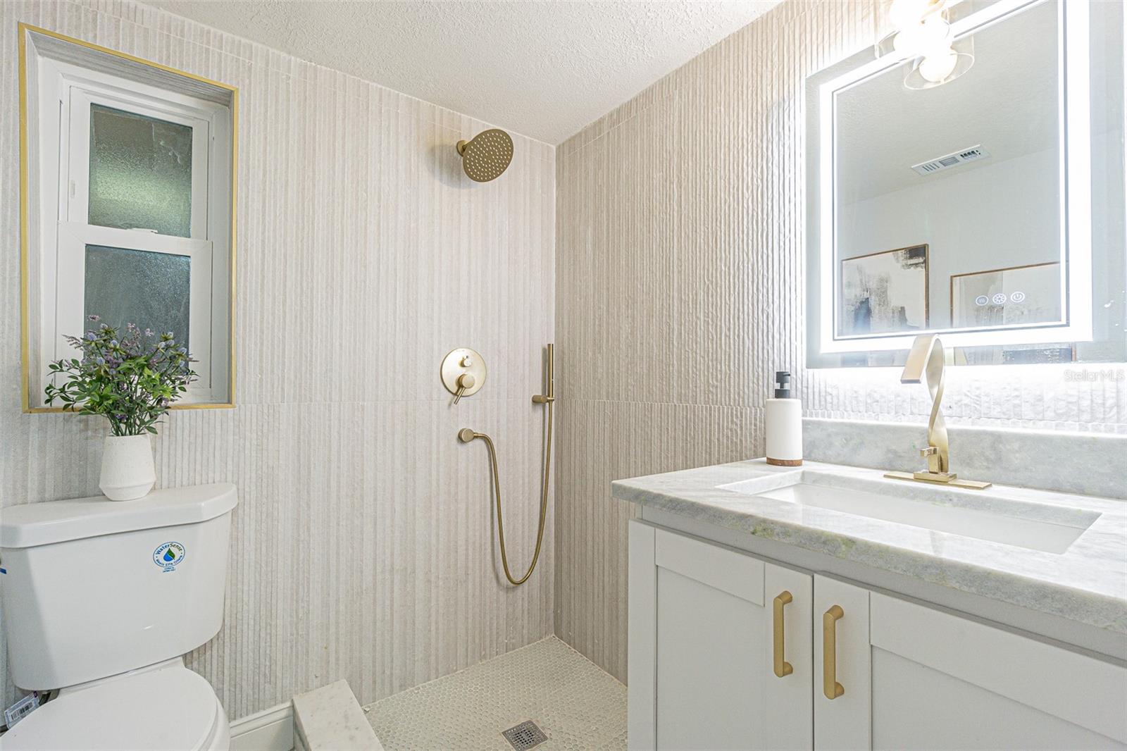 Image 21 of 39 For 6370 Conniewood Square