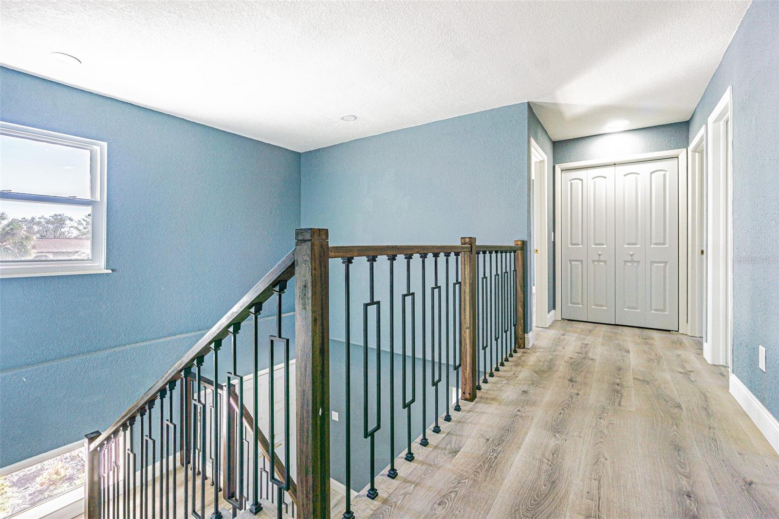 Image 23 of 39 For 6370 Conniewood Square