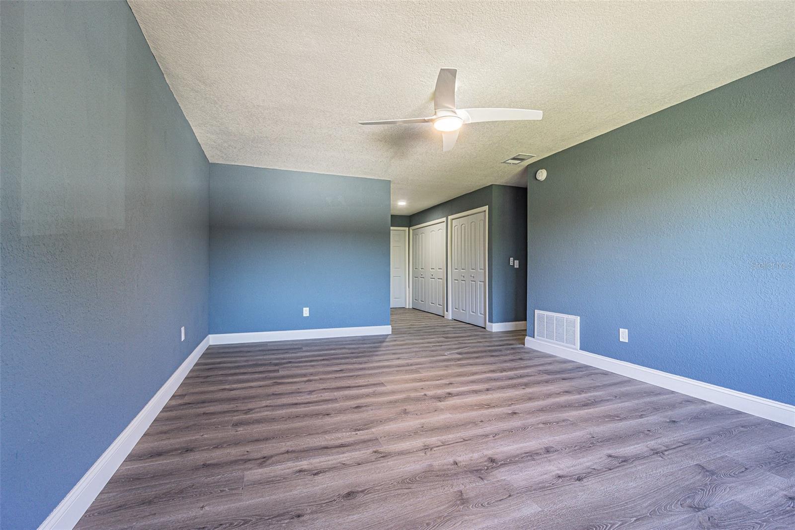 Image 25 of 39 For 6370 Conniewood Square