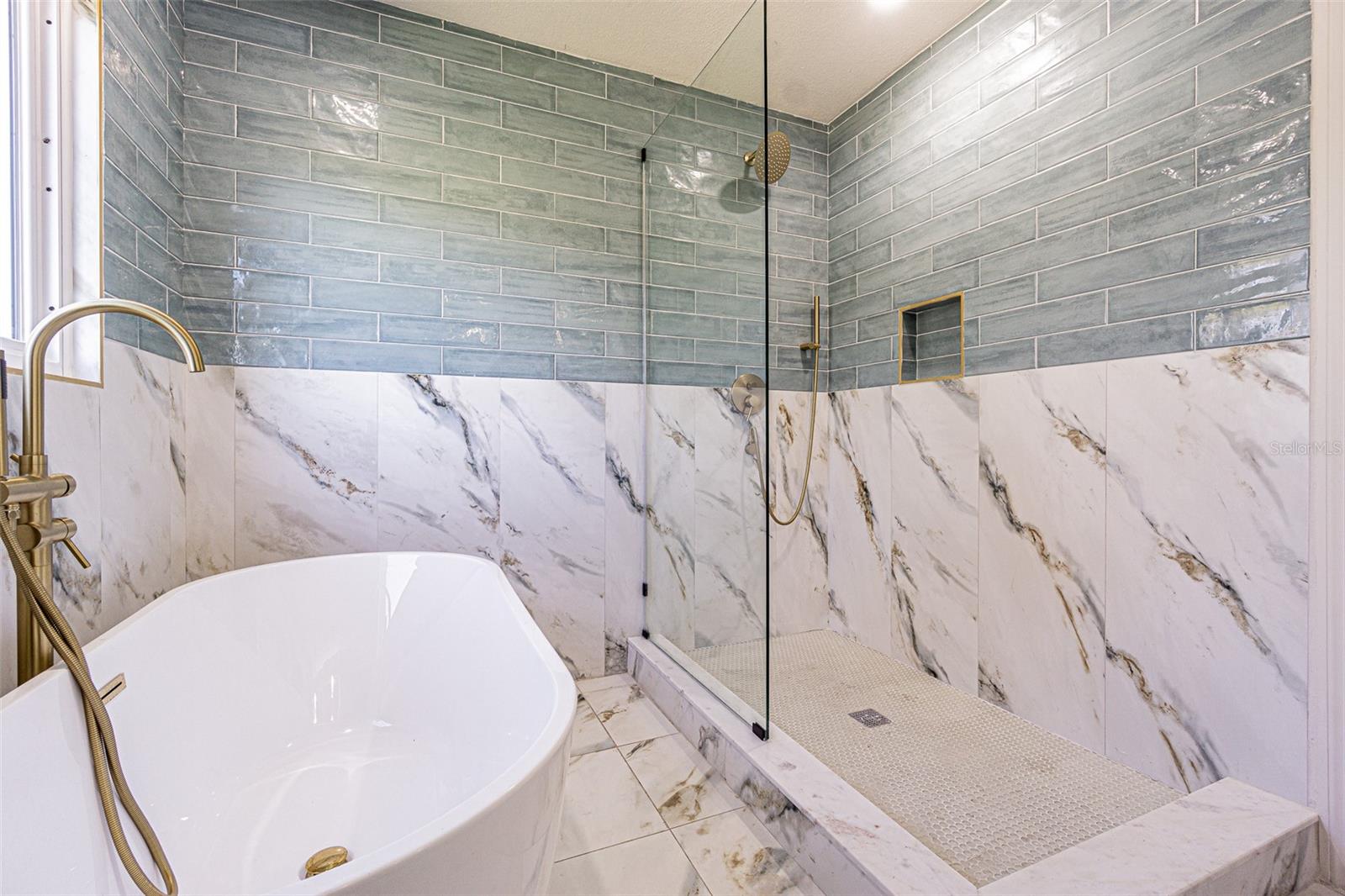 Image 28 of 39 For 6370 Conniewood Square