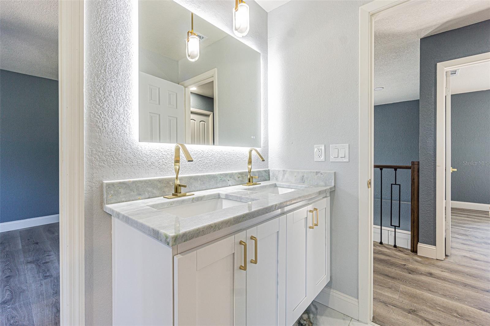 Image 30 of 39 For 6370 Conniewood Square