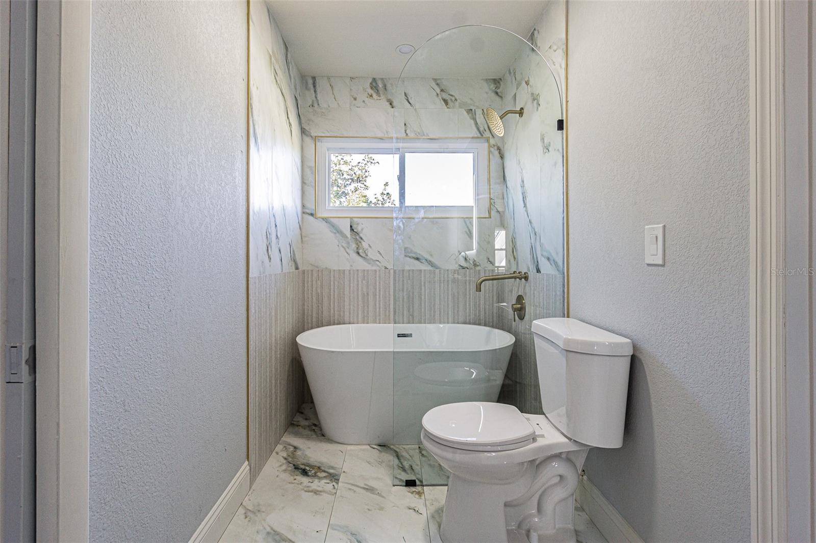 Image 31 of 39 For 6370 Conniewood Square