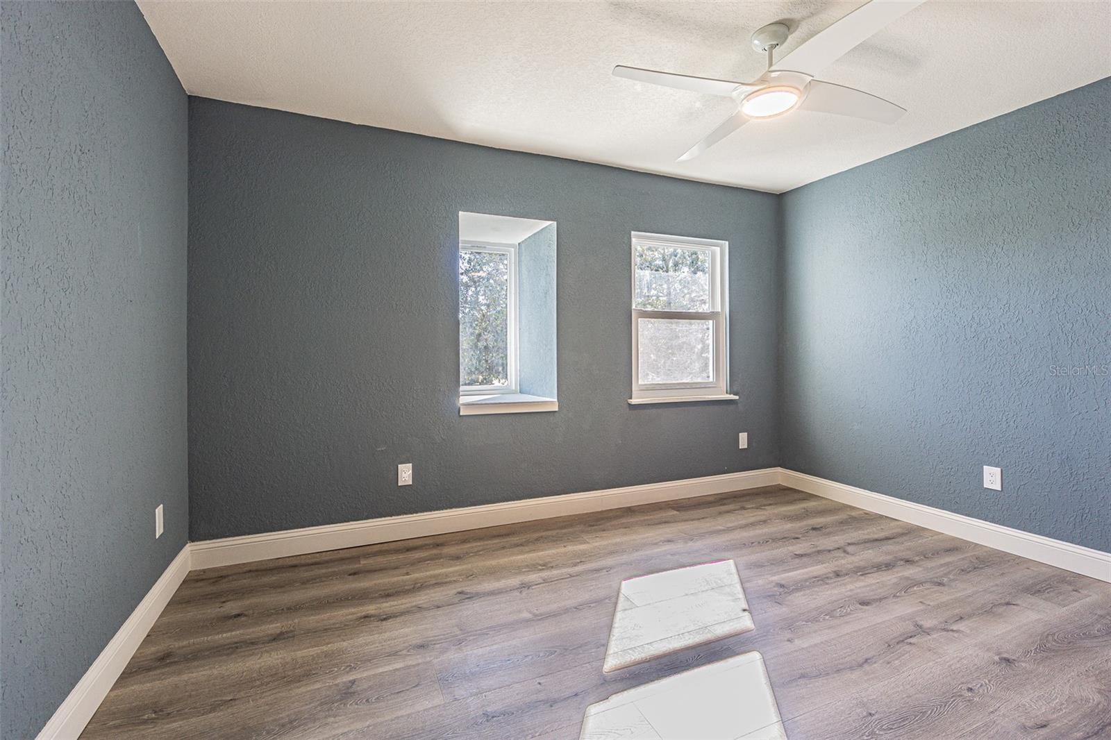 Image 33 of 39 For 6370 Conniewood Square