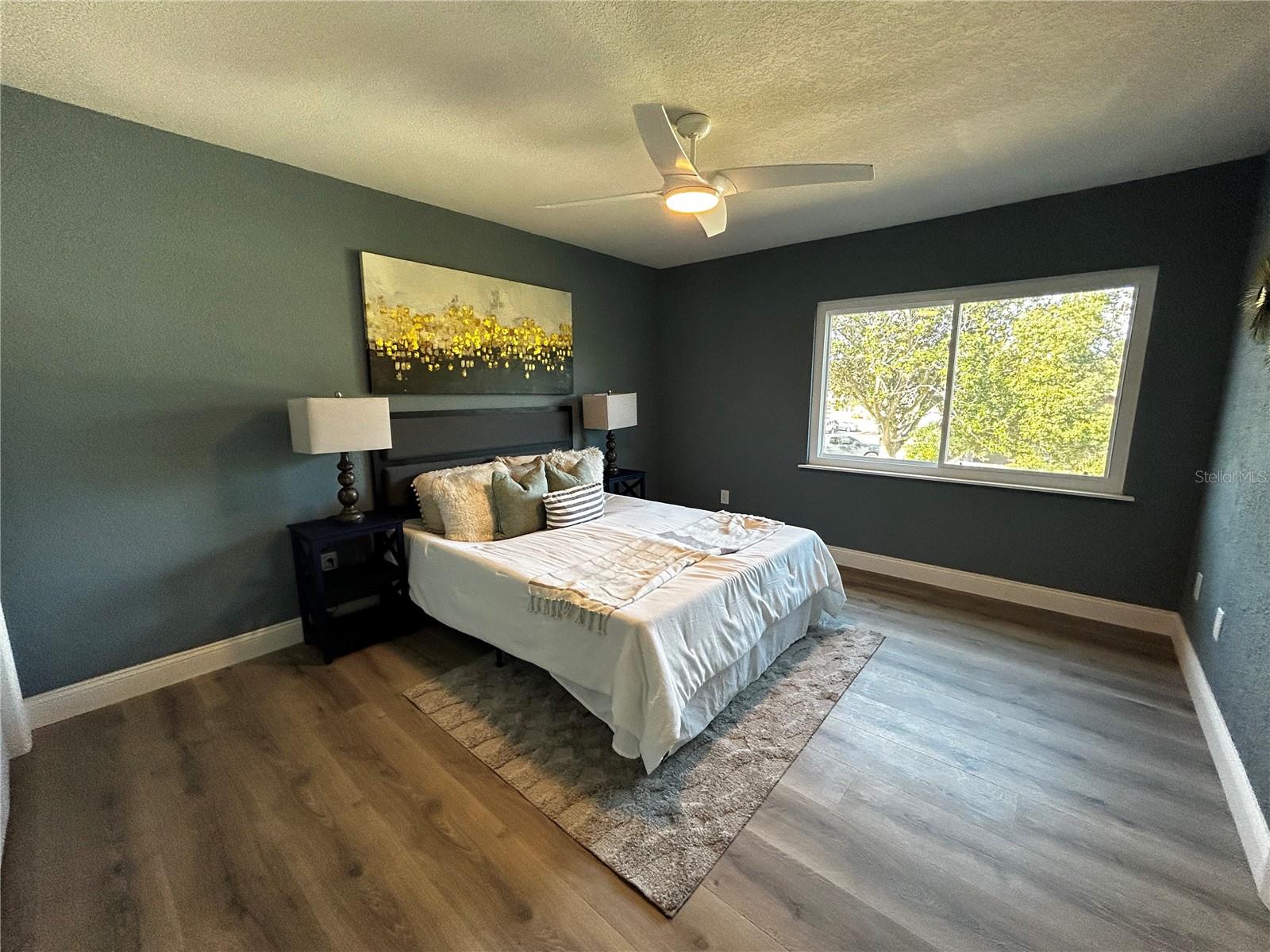 Image 5 of 39 For 6370 Conniewood Square