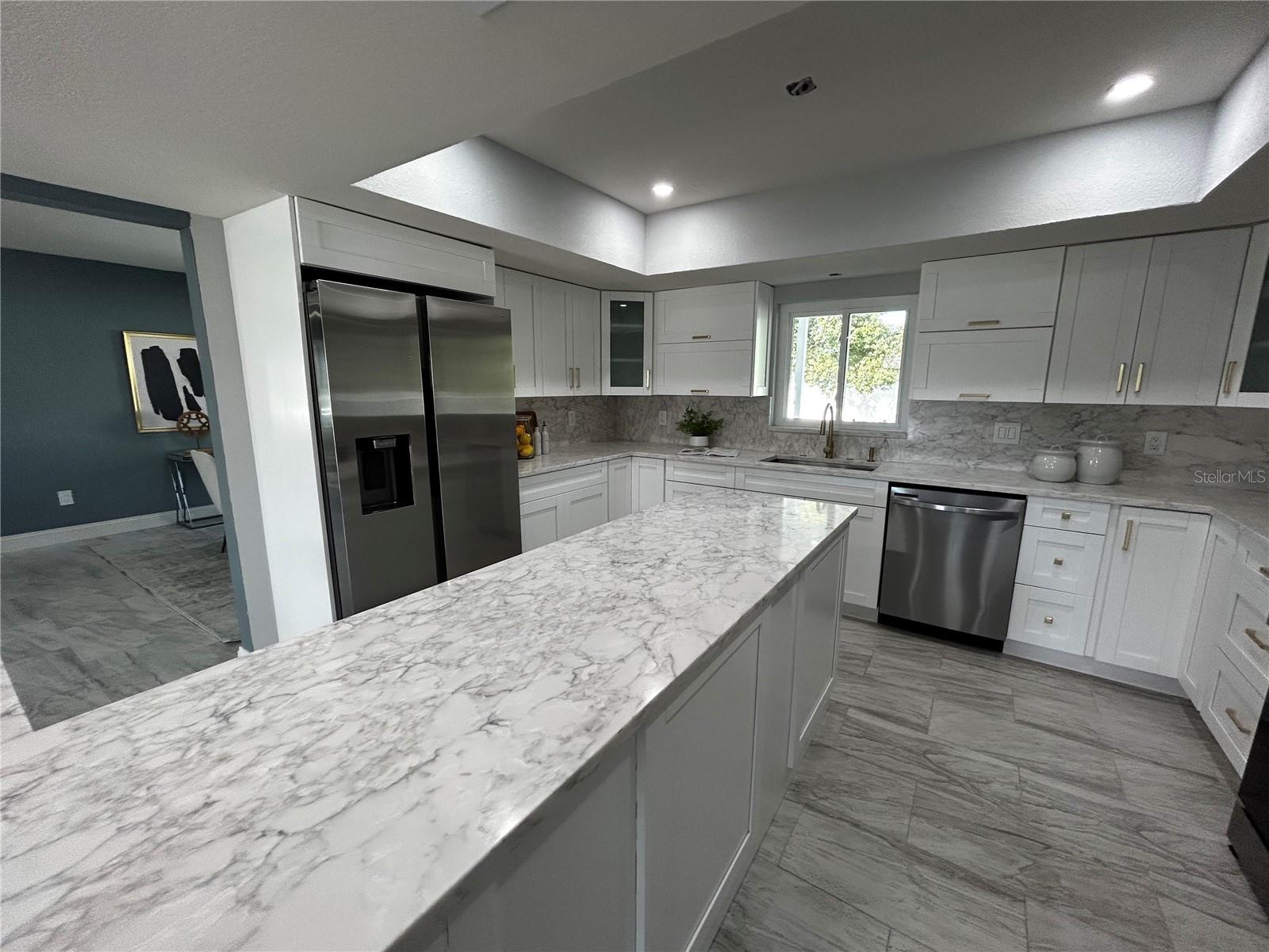 Image 9 of 39 For 6370 Conniewood Square