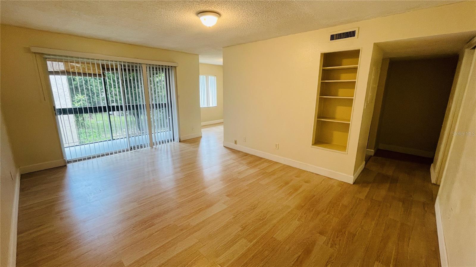 Image 13 of 35 For 7504 Needle Leaf Place 68