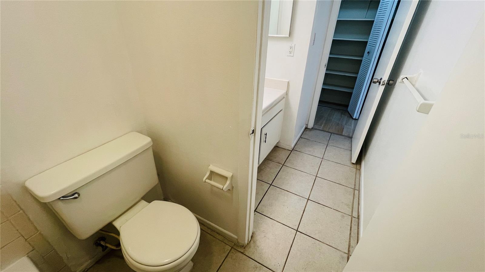 Image 20 of 35 For 7504 Needle Leaf Place 68