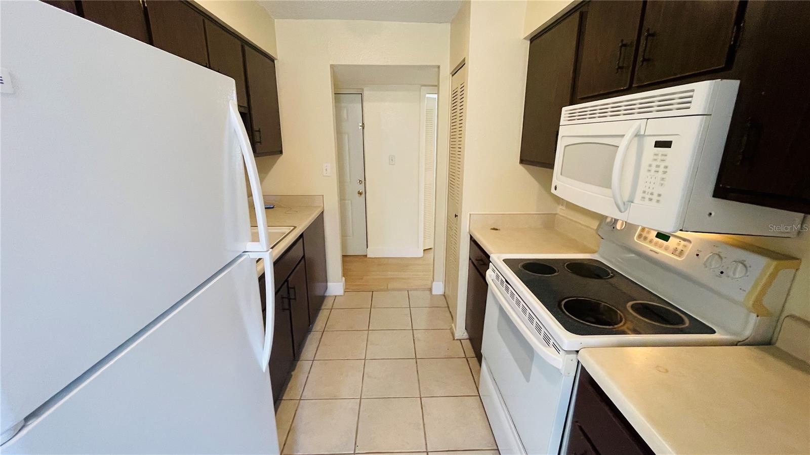 Image 7 of 35 For 7504 Needle Leaf Place 68