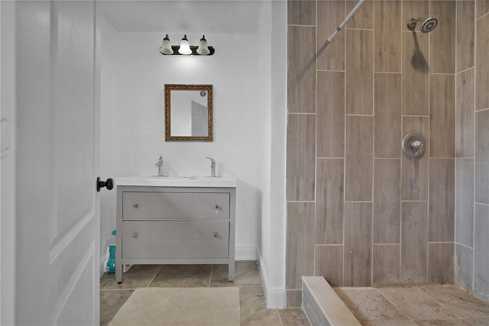 Image 11 of 24 For 885 9th Street