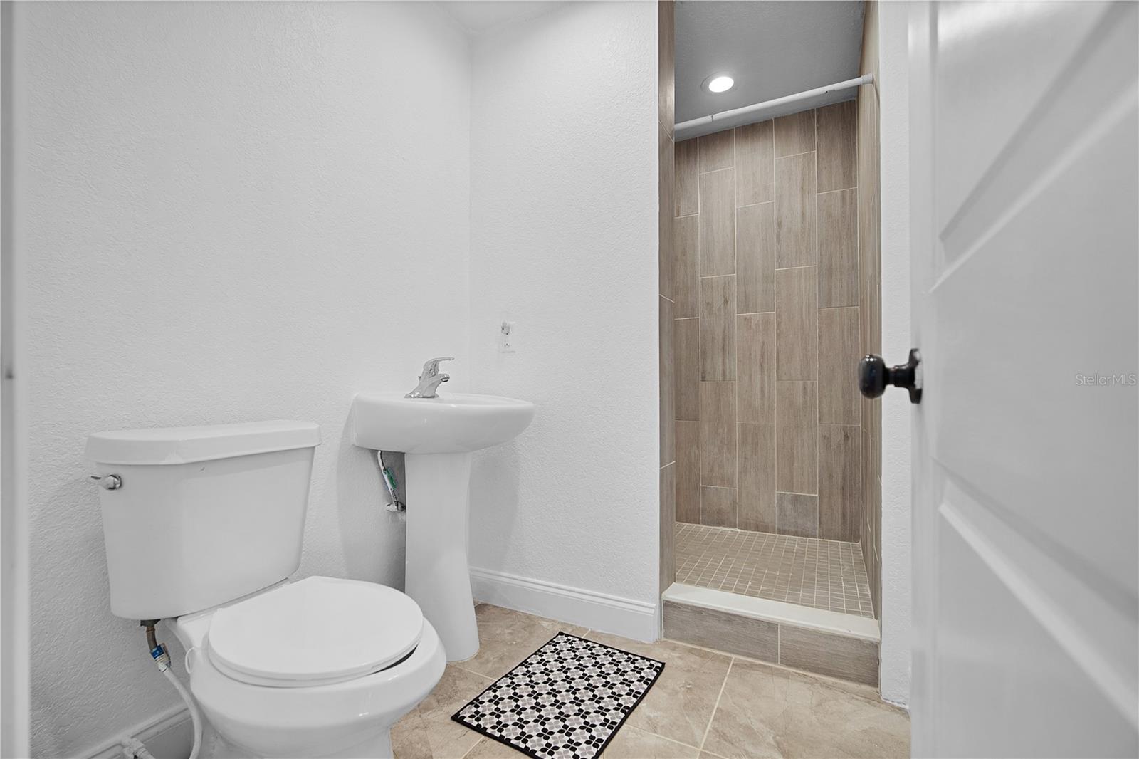 Image 14 of 24 For 885 9th Street