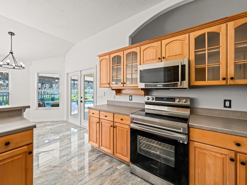 Image 12 of 50 For 23024 Oak Prairie Circle