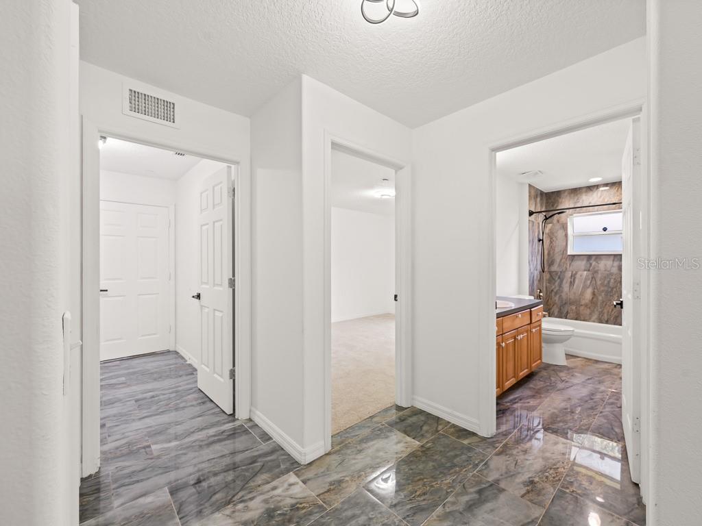 Image 18 of 50 For 23024 Oak Prairie Circle