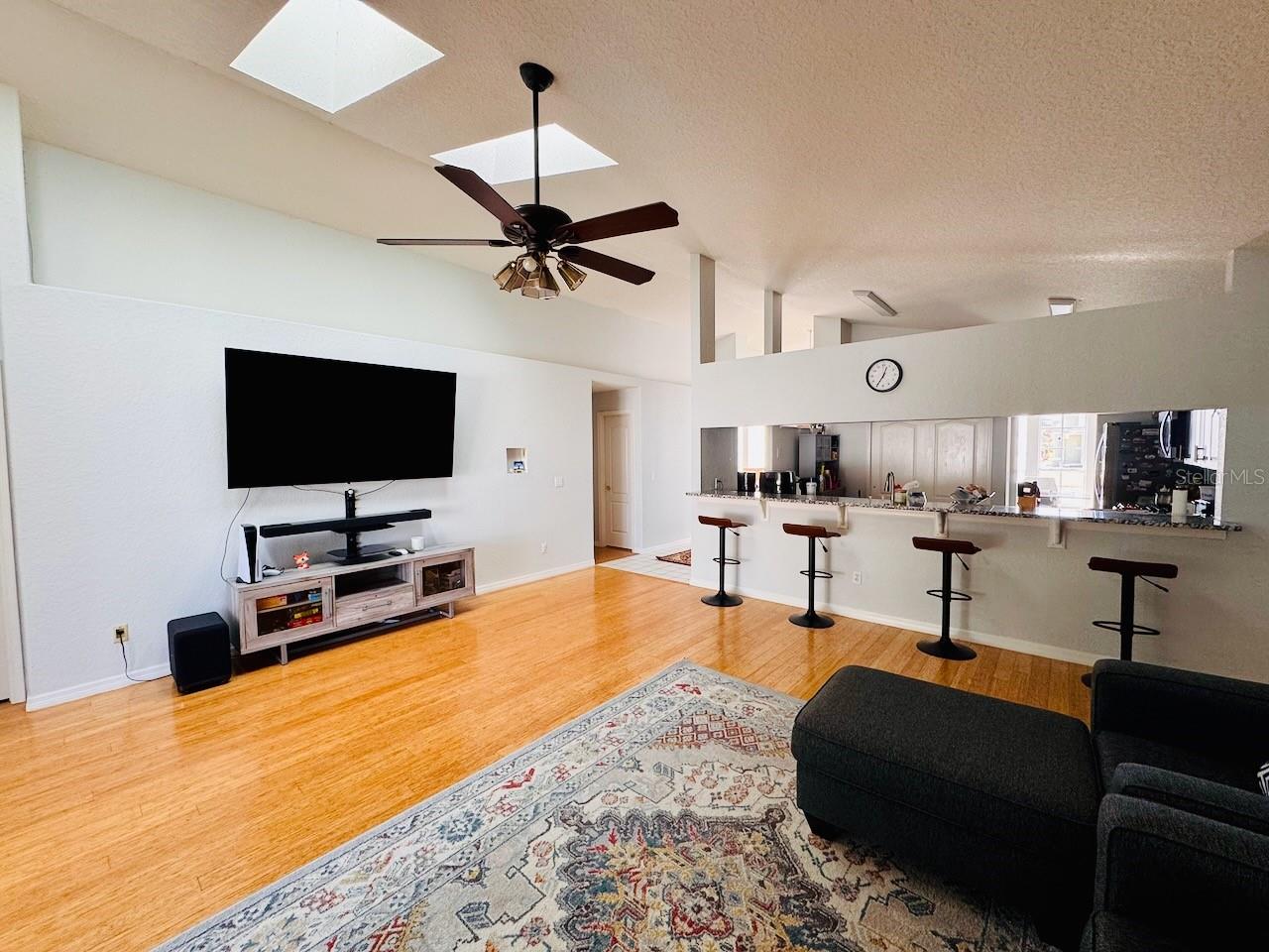 Image 16 of 37 For 709 Hallowell Circle