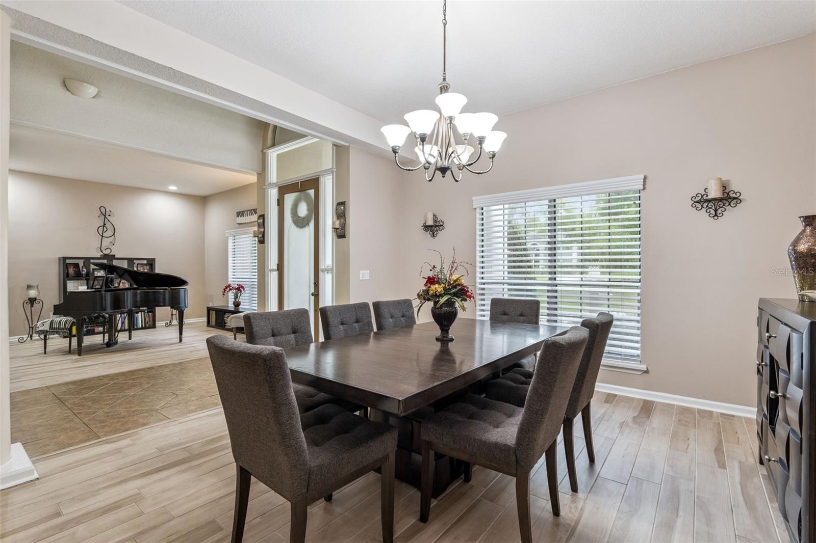 Image 13 of 70 For 383 Eagle Creek Circle