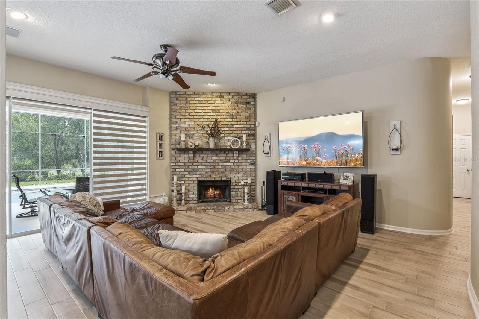 Image 22 of 70 For 383 Eagle Creek Circle