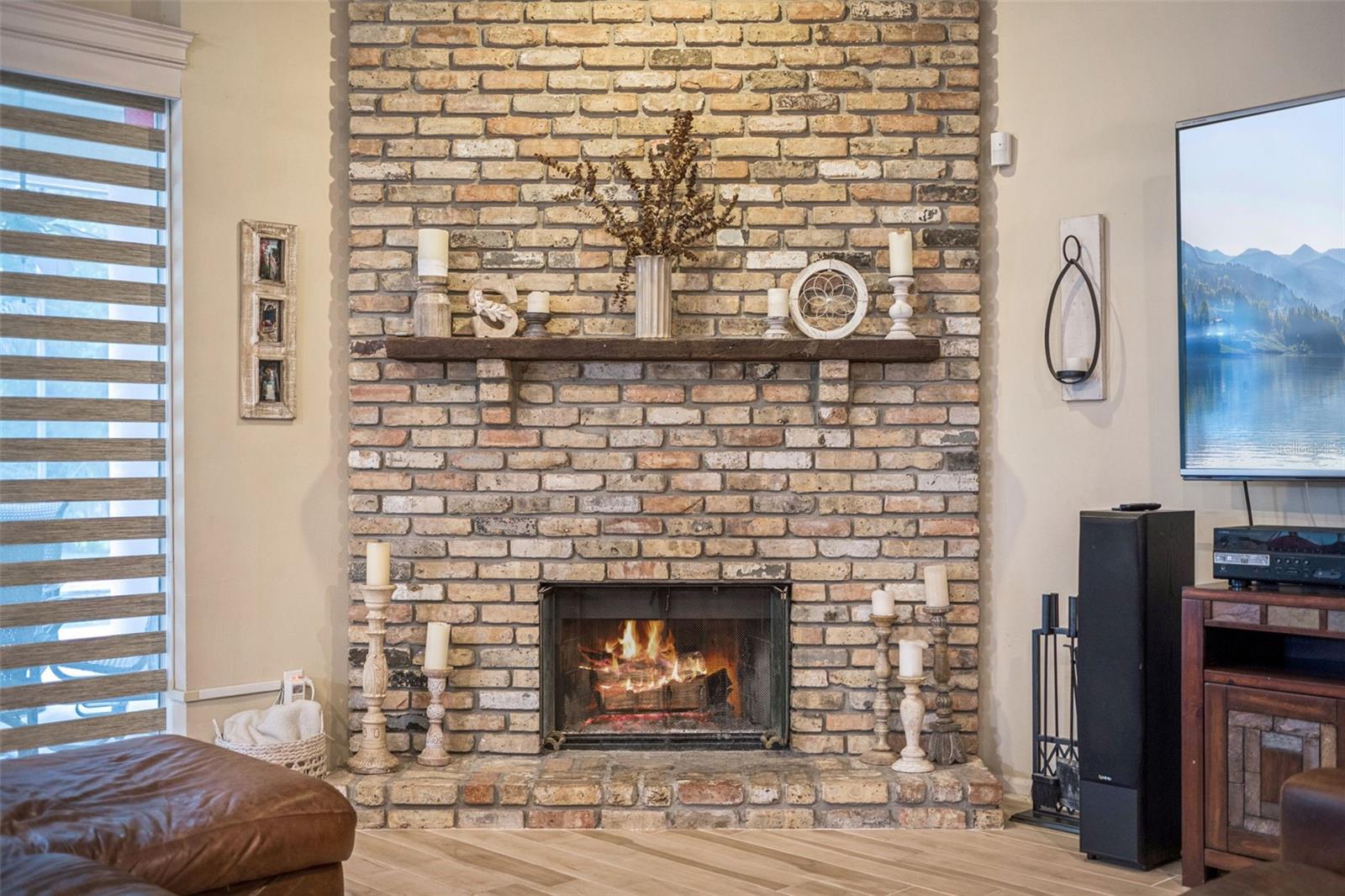 Image 23 of 70 For 383 Eagle Creek Circle