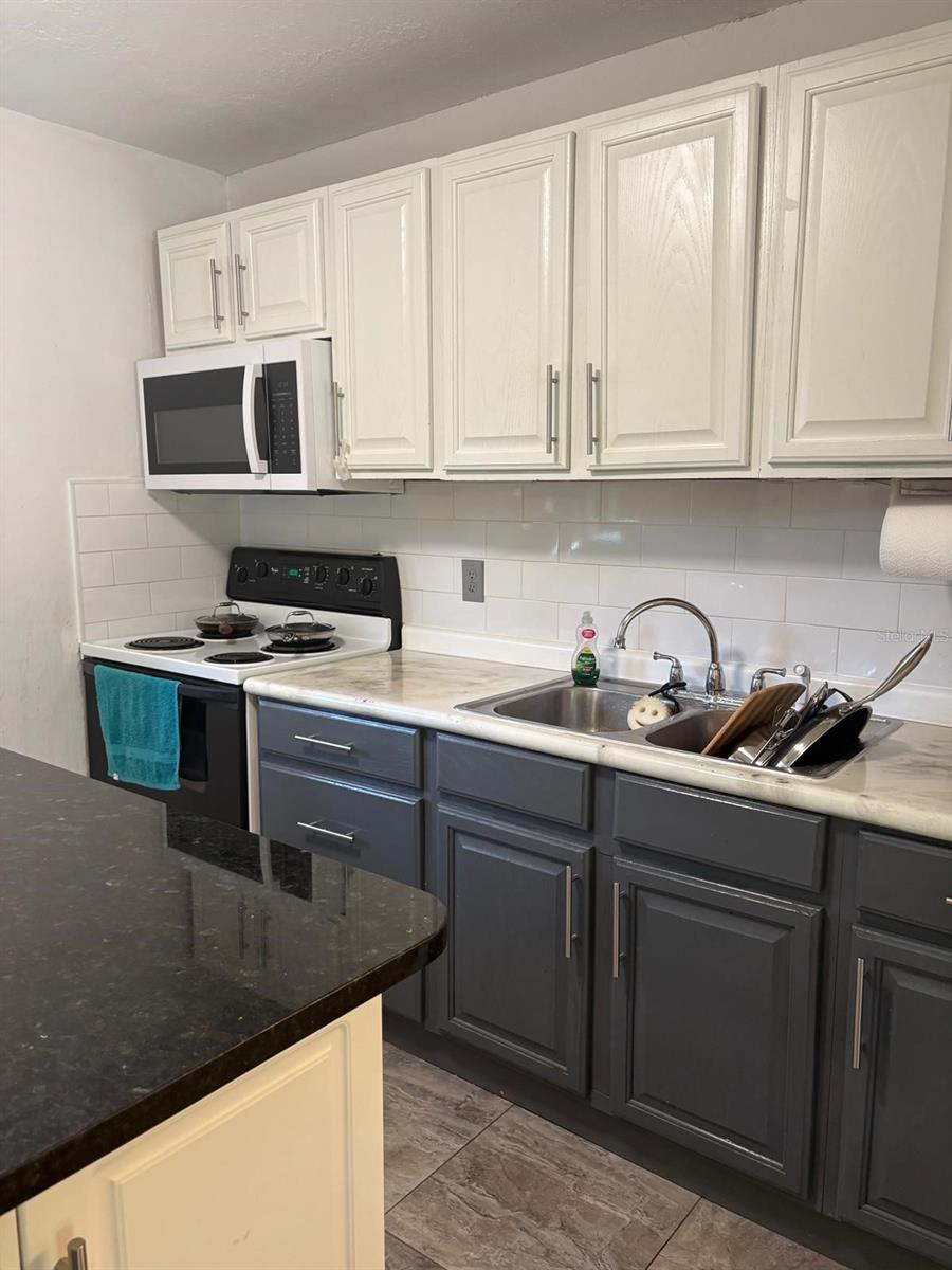 Image 10 of 17 For 7703 Hillcrest Terrace