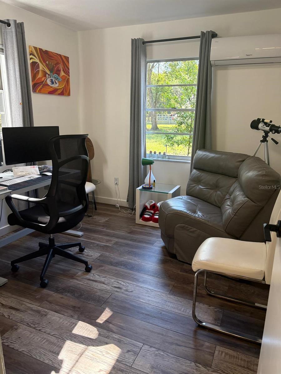 Image 5 of 17 For 7703 Hillcrest Terrace