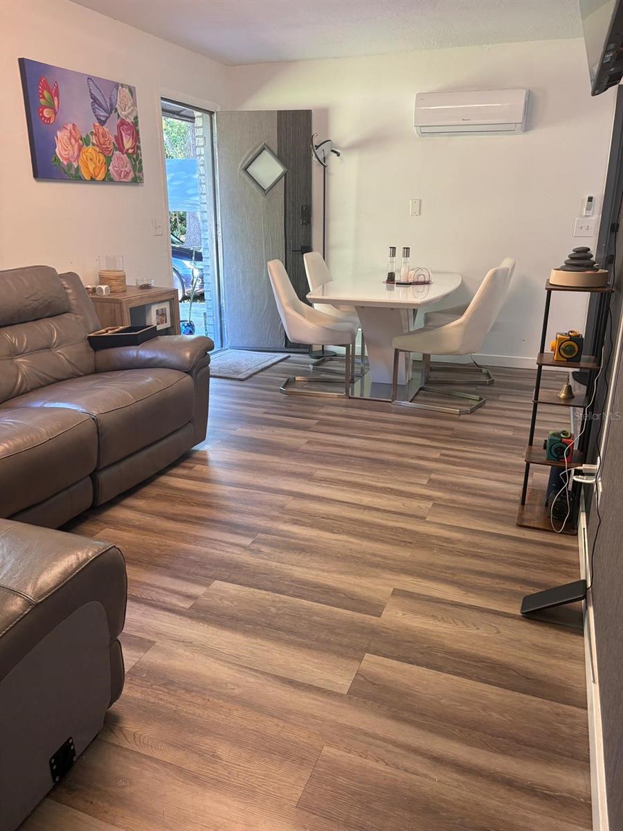 Image 8 of 17 For 7703 Hillcrest Terrace