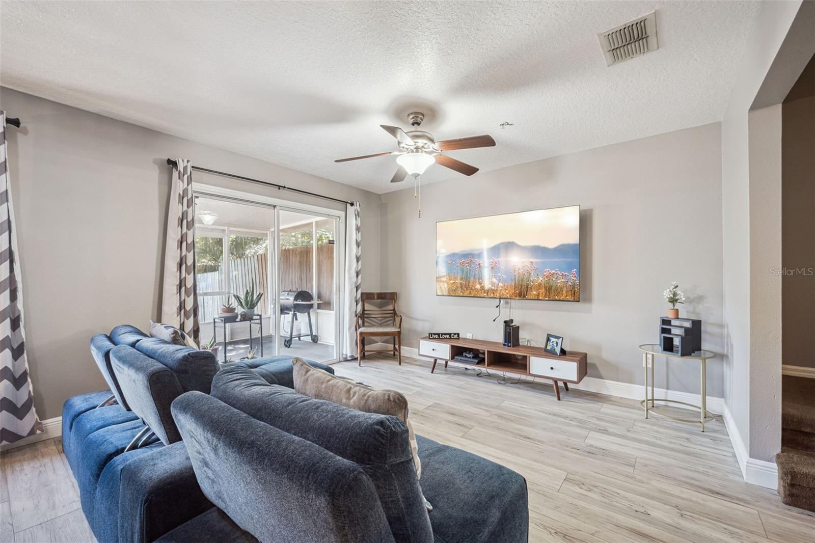 Image 4 of 38 For 1325 Fettler Way