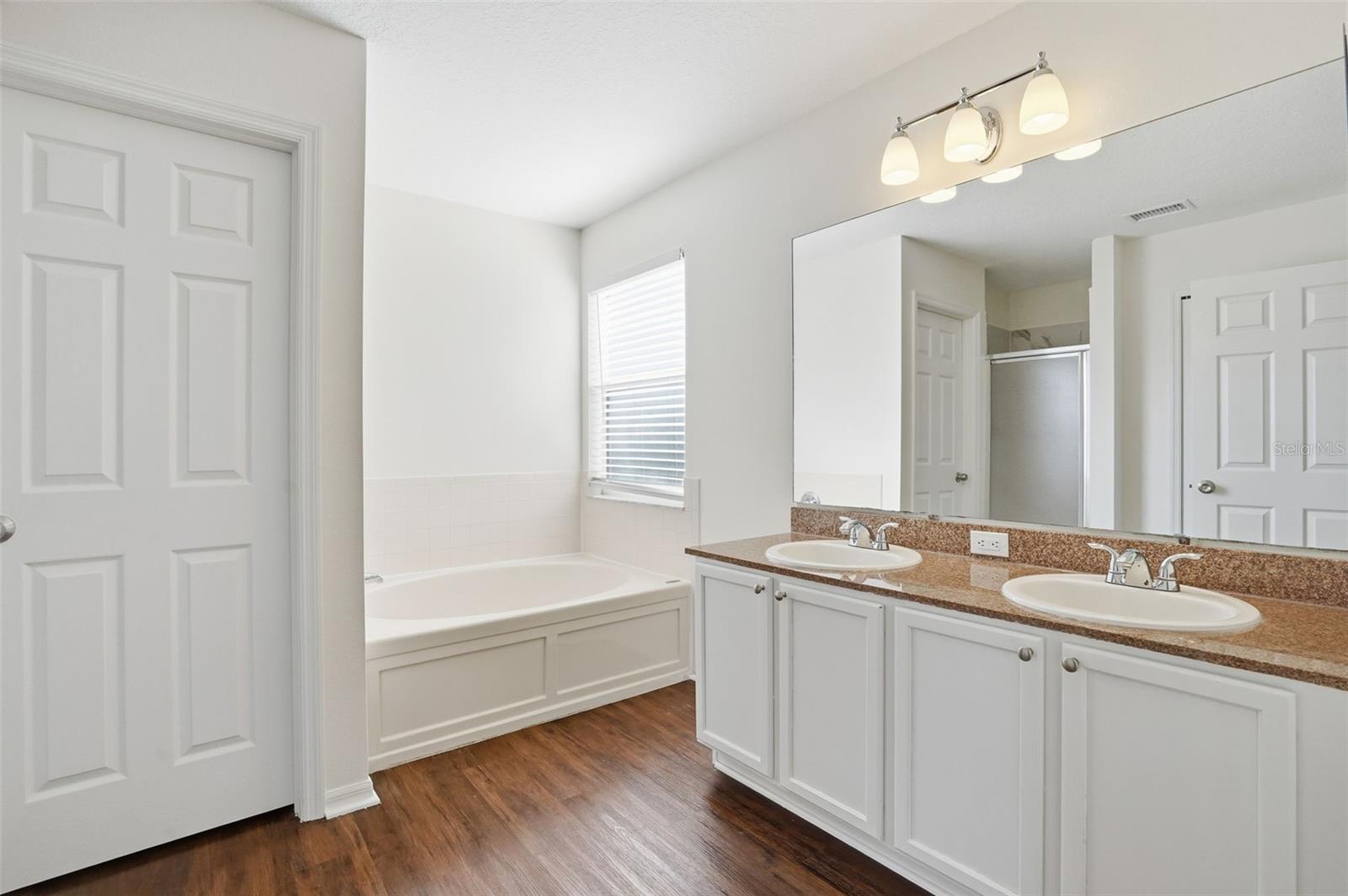 Image 24 of 30 For 12639 Longcrest Drive