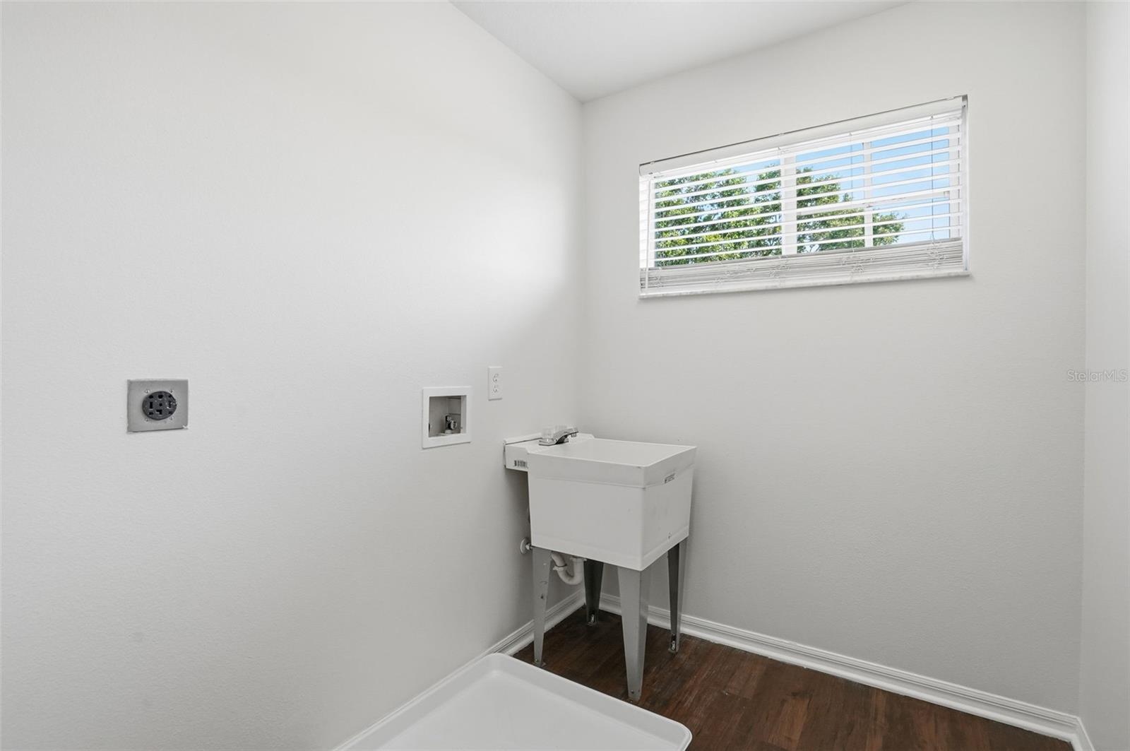 Image 26 of 30 For 12639 Longcrest Drive