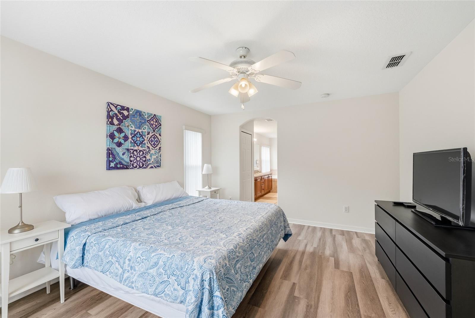 Image 14 of 28 For 748 Stonewyk Way