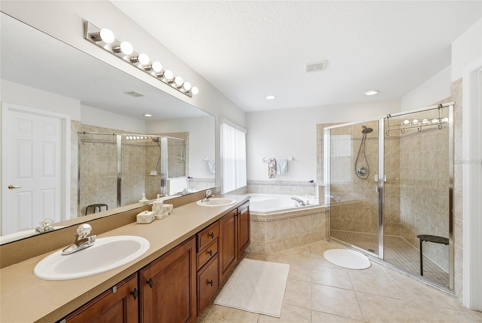 Image 15 of 28 For 748 Stonewyk Way