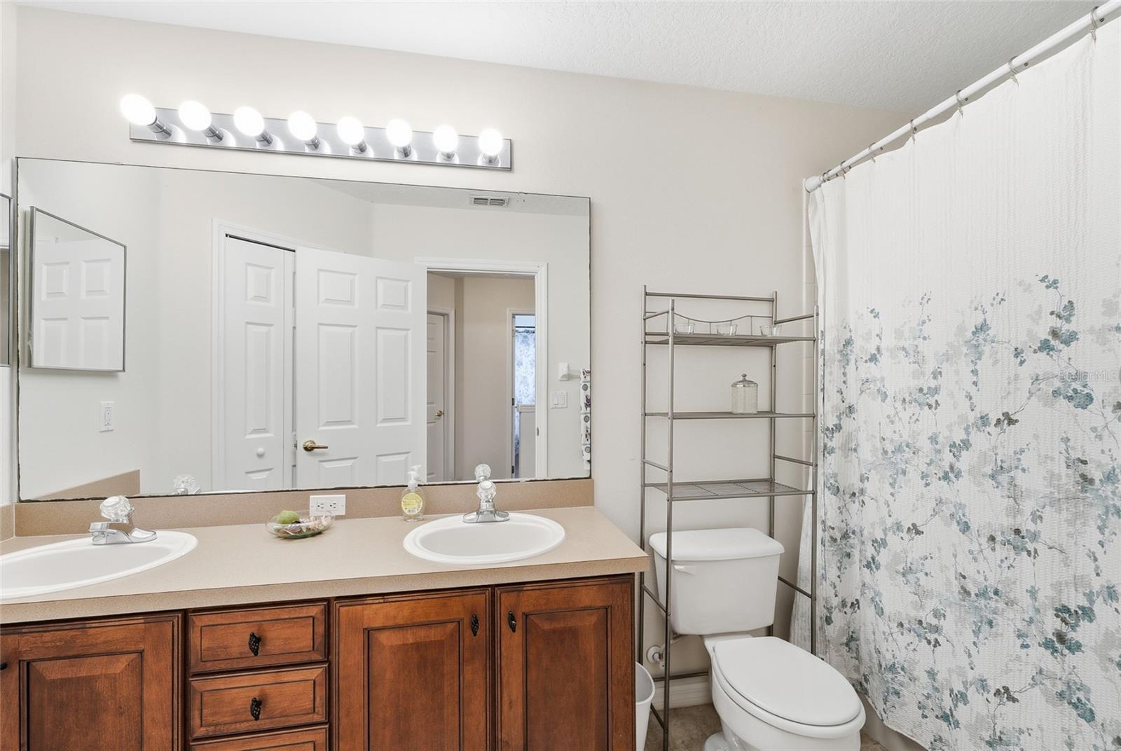 Image 19 of 28 For 748 Stonewyk Way