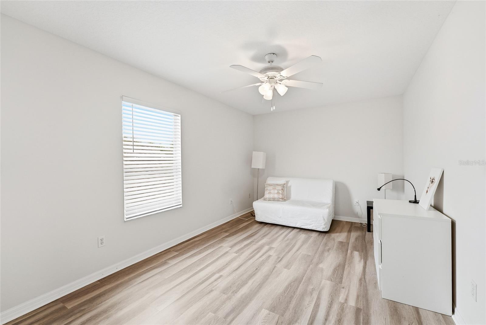 Image 22 of 28 For 748 Stonewyk Way