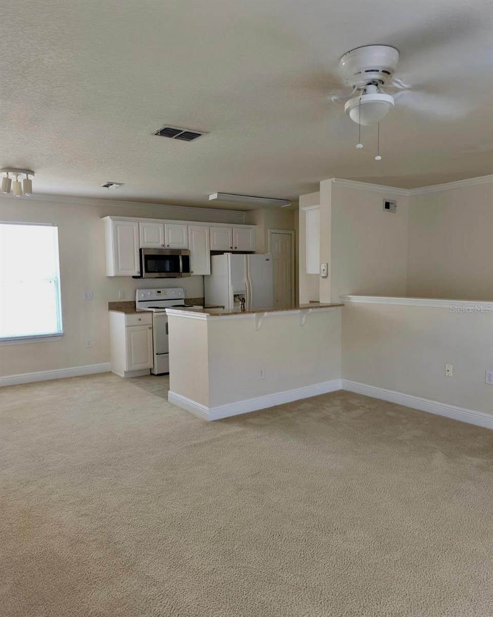 Image 7 of 29 For 131 Southern Pecan Circle 201