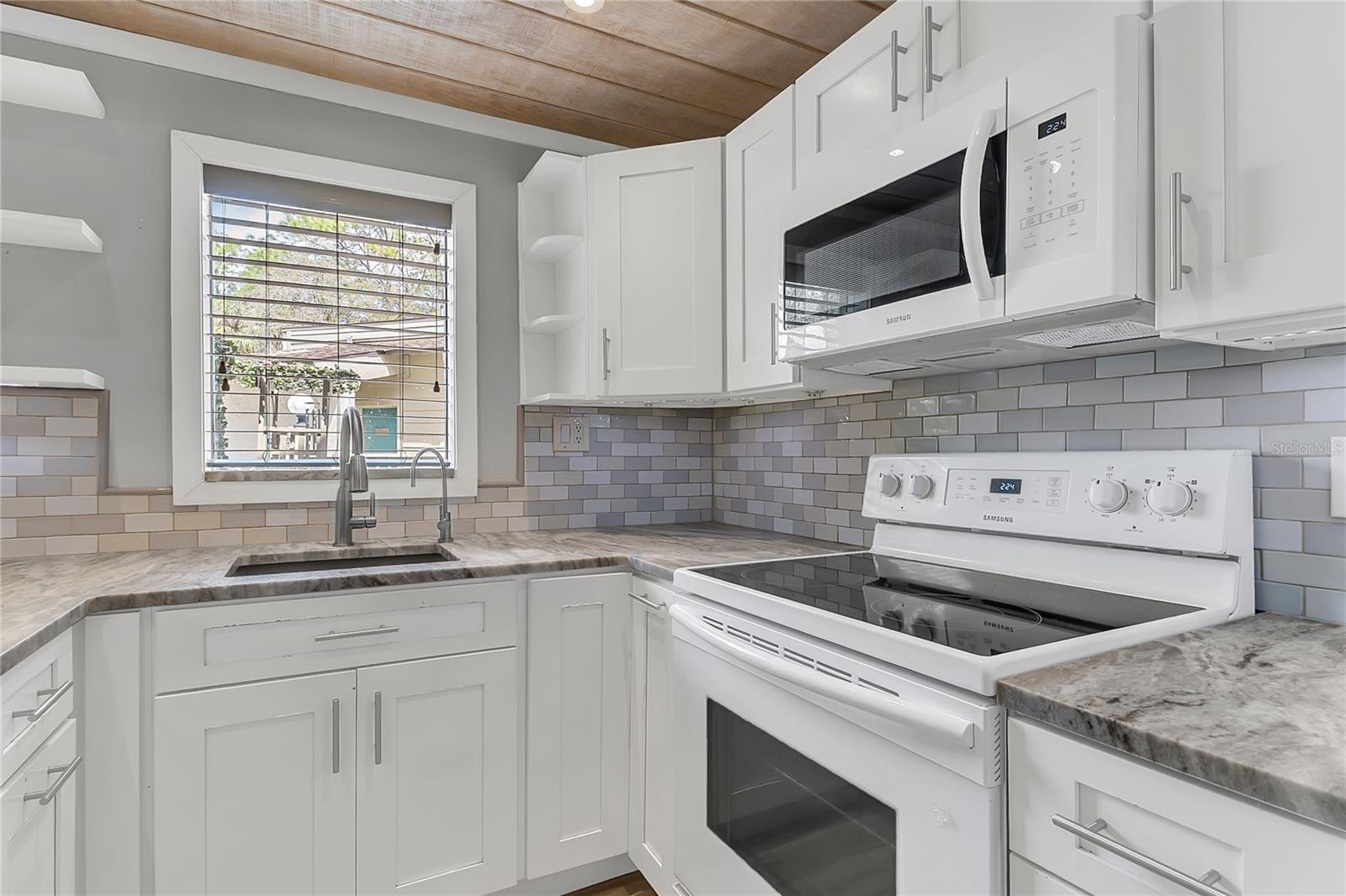 Image 14 of 49 For 108 Fairway Drive 108