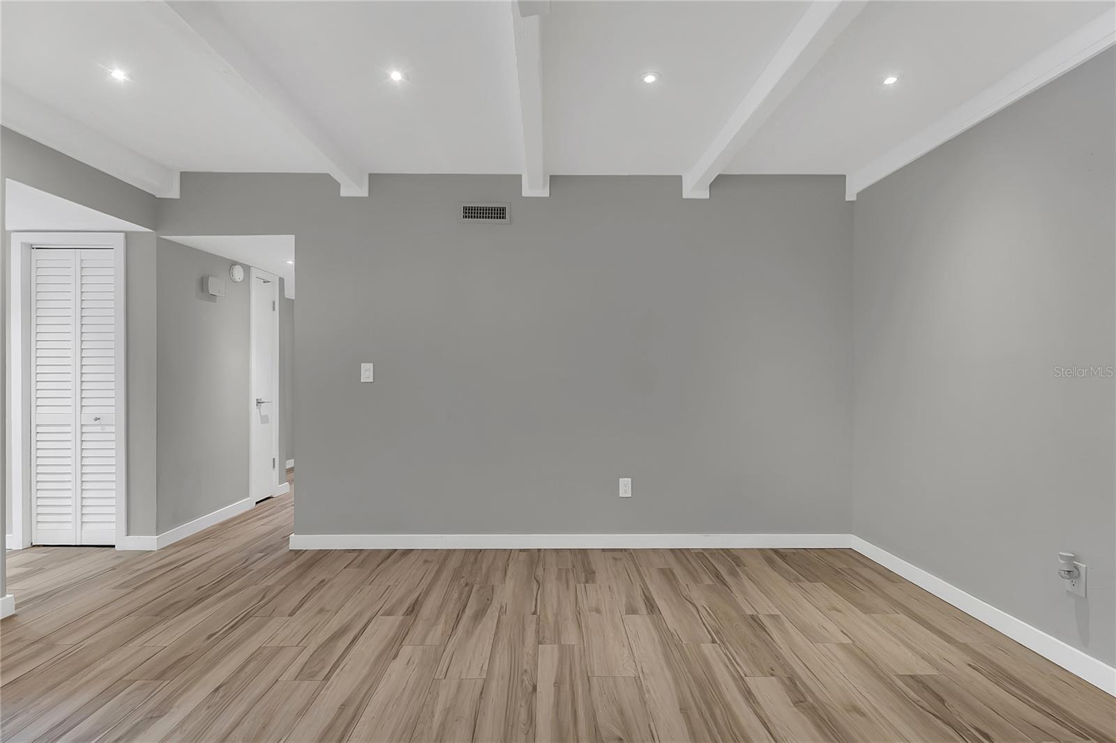 Image 8 of 49 For 108 Fairway Drive 108