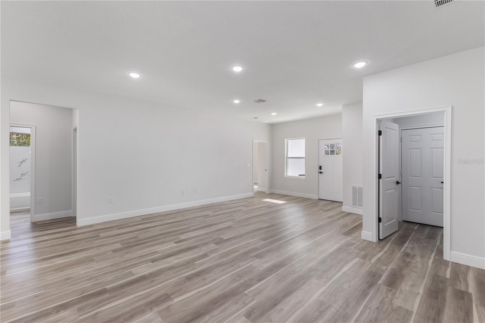 Image 20 of 23 For 775 Marion Oaks Manor