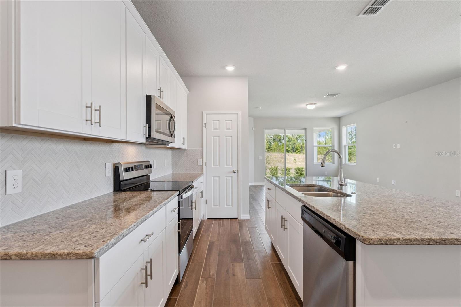 Image 11 of 41 For 2353 Mystic Maze Lane