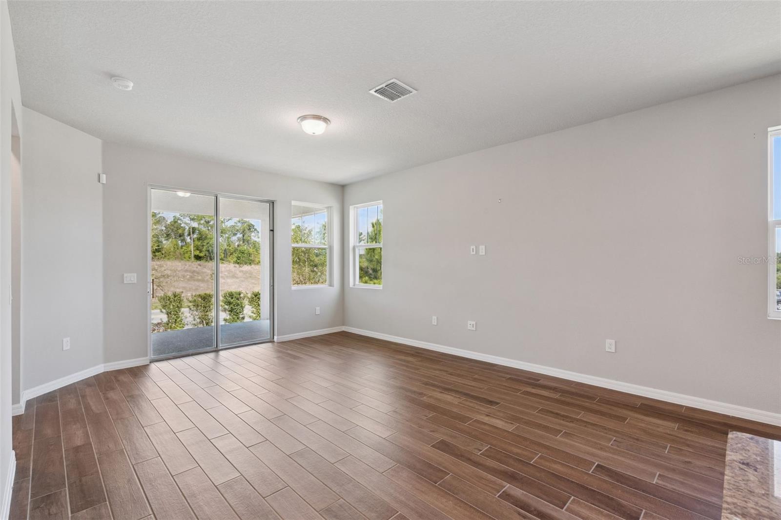 Image 14 of 41 For 2353 Mystic Maze Lane